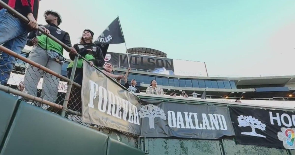 Oakland Roots Host 26,575 Fans in Historic Coliseum Opener