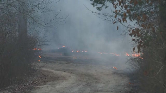 cbsn-fusion-crews-making-big-gains-in-fight-against-new-york-new-jersey-wildfire-thumbnail.jpg 