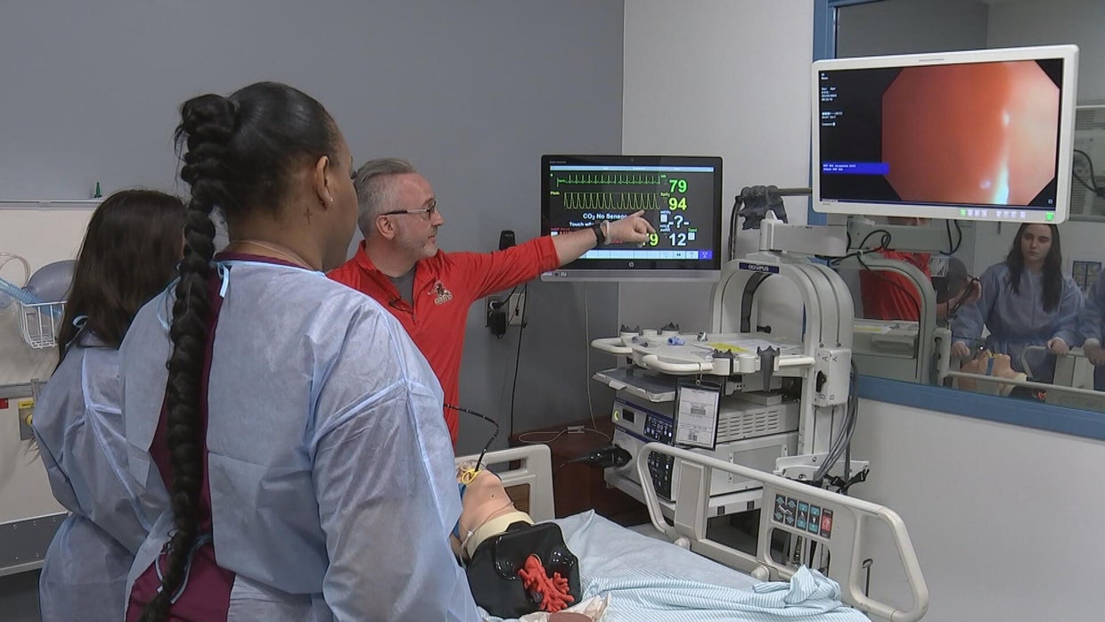 Liverwurst, Jell-O become unlikely teaching tools at Gwynedd Mercy University for respiratory therapy students 