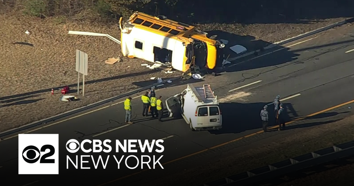 School bus crash shuts down I195 in Wall, N.J. CBS New York