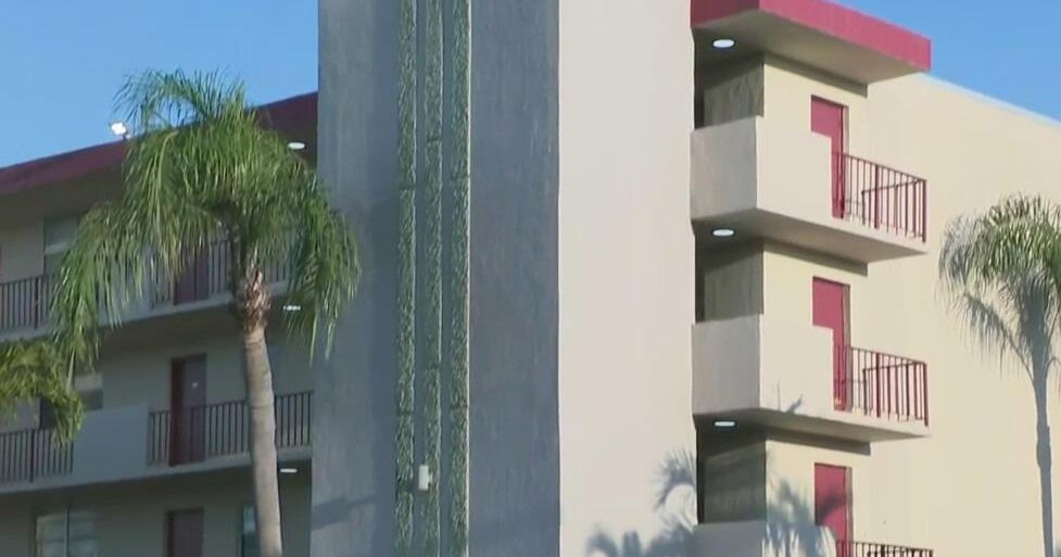 Neighbors shocked, saddened after woman, children killed in Pembroke Park shooting Neighbors shocked, saddened after woman, children killed in Pembroke Park shooting