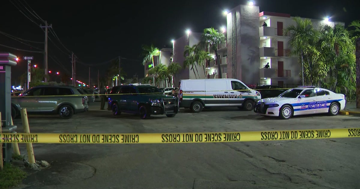 4 dead, 2 hospitalized in Pembroke Park shooting 4 dead, 2 hospitalized in Pembroke Park shooting