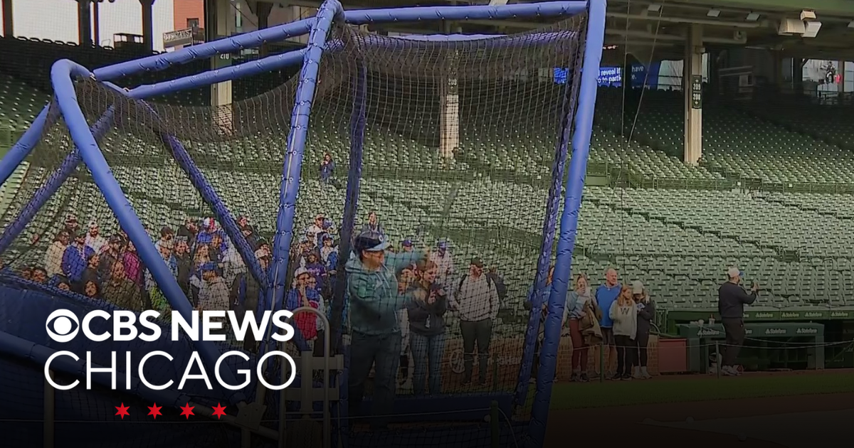 Cubs fans step up to the plate for chance at $1 million - CBS Chicago