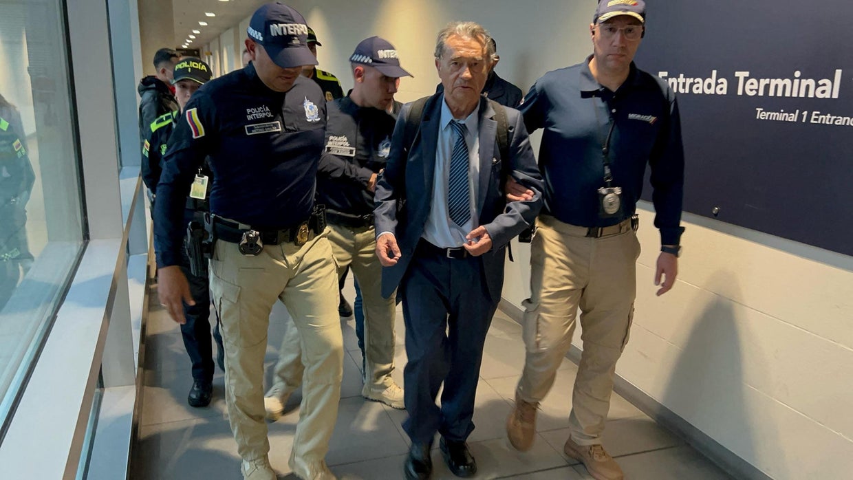 Carlos Lehder, Medellín Cartel Boss and Pablo Escobar 1 Carlos Lehder, former drug trafficker and one of the founding leaders of the Medellin cartel, arrested by Colombian authorities