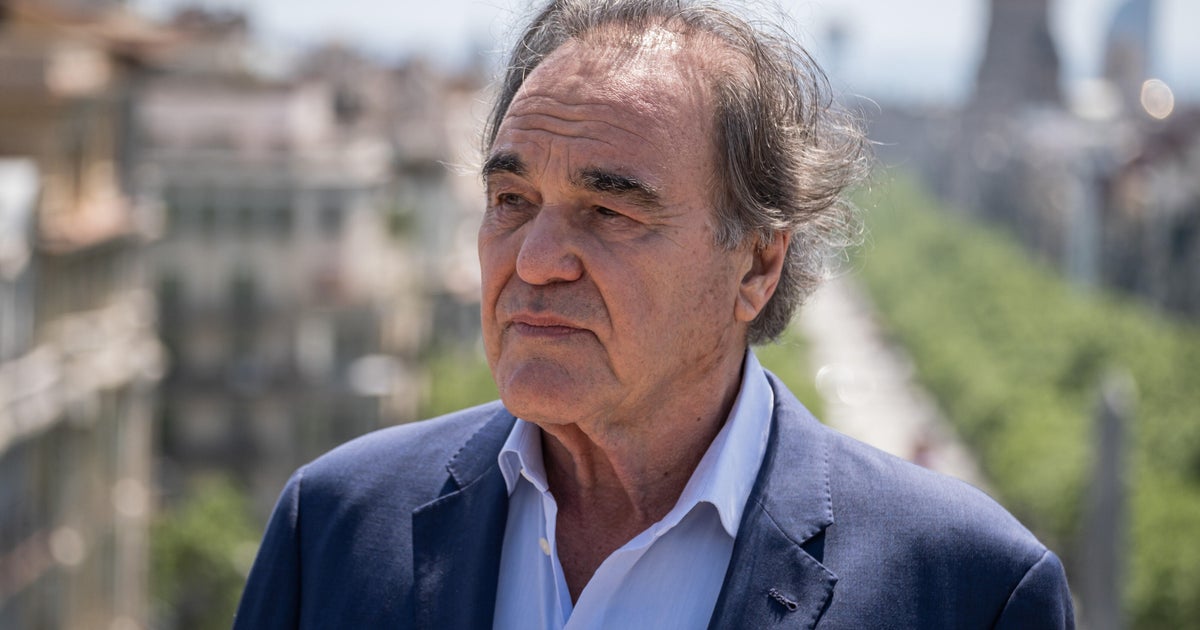 "JFK" director Oliver Stone to testify about assassination files