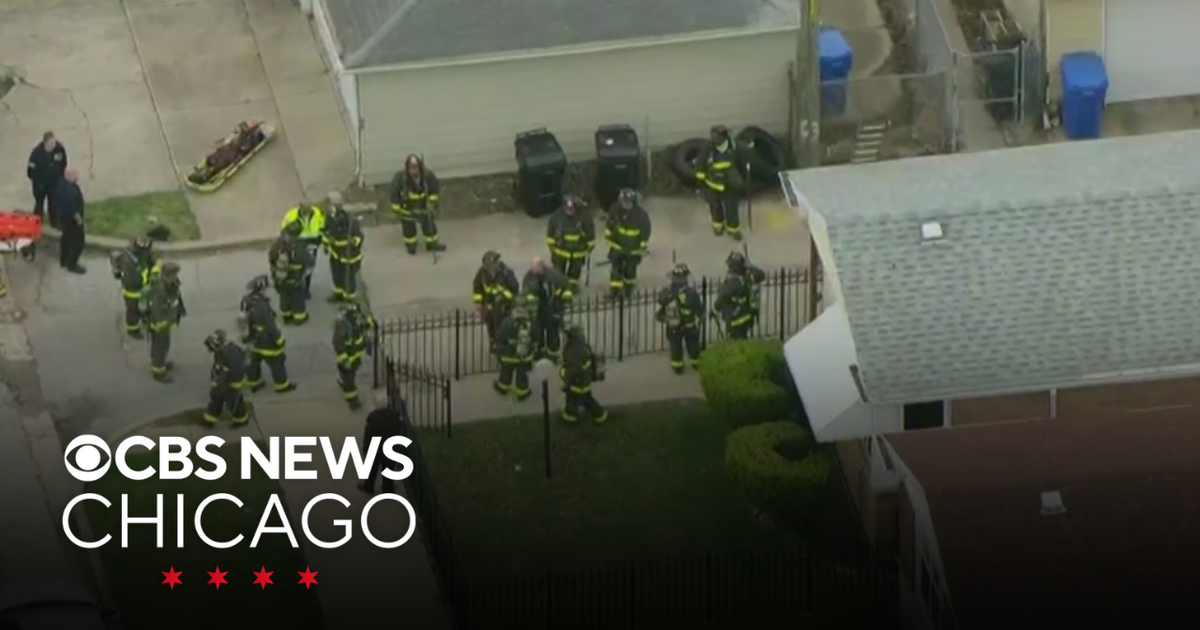 Woman dies in fire on Chicago's South Side - CBS Chicago