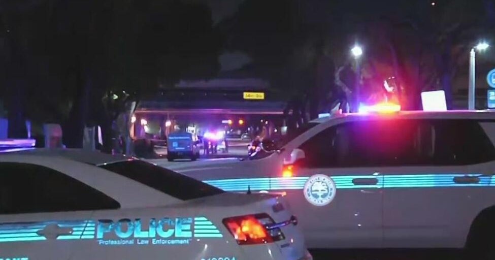 Man in critical condition after Miami double shooting