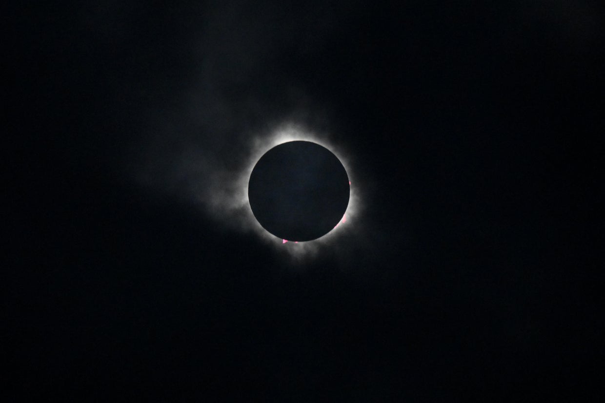 TOPSHOT-US-ASTRONOMY-ECLIPSE 