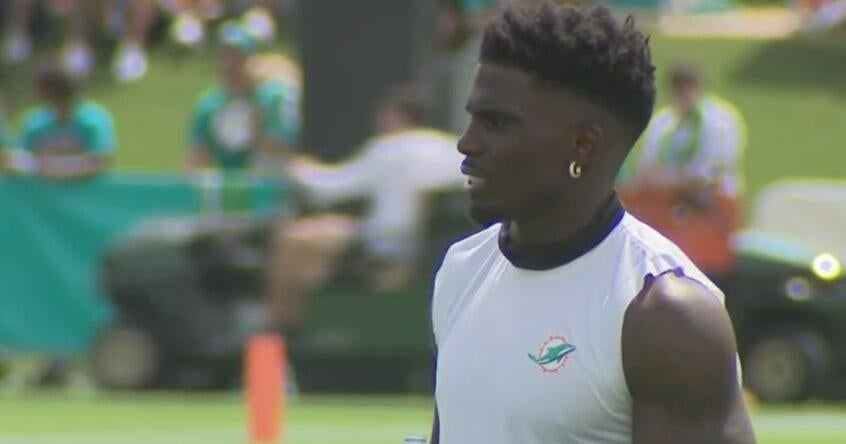 Miami Dolphins’ Tyreek Hill involved in domestic dispute with wife, police say