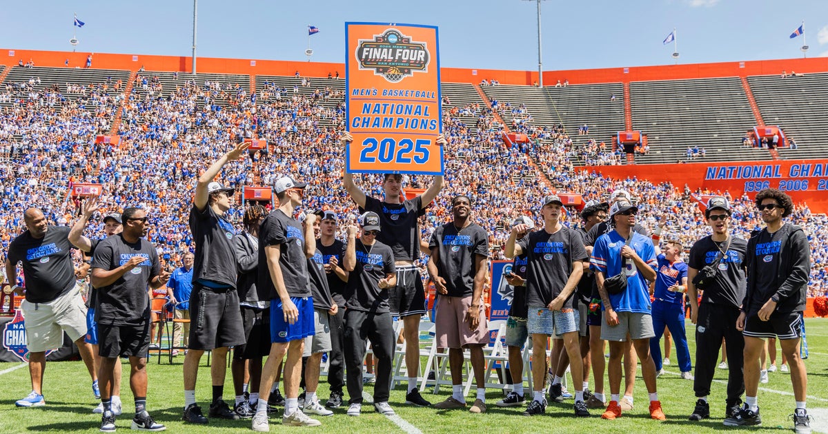 Florida Gators get another championship celebration in the Swamp in front of nearly 60,000 Florida Gators get another championship celebration in the Swamp in front of nearly 60,000