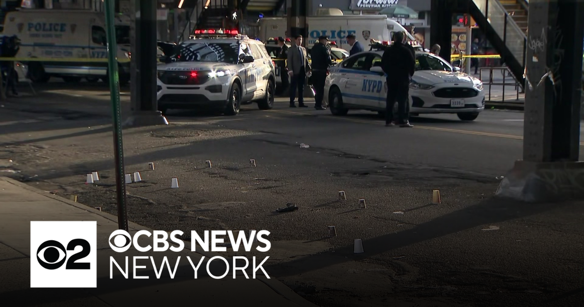NYPD involved in shooting under Astoria subway station - CBS New York