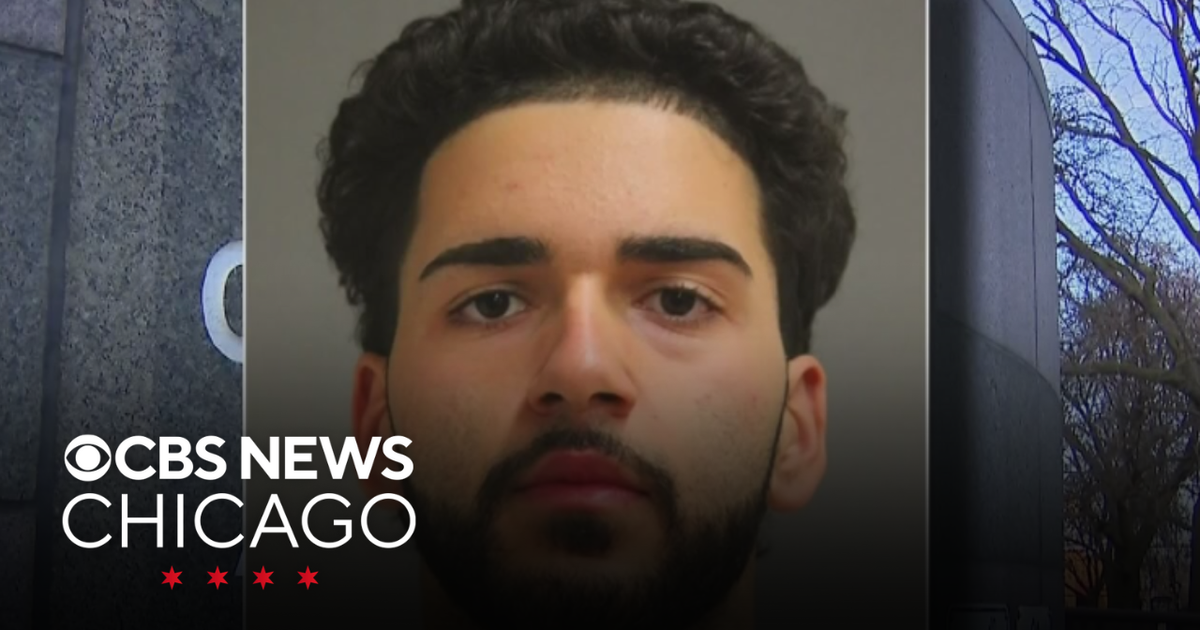 Man accused in hate crime attack on 2 Jewish students at DePaul ...