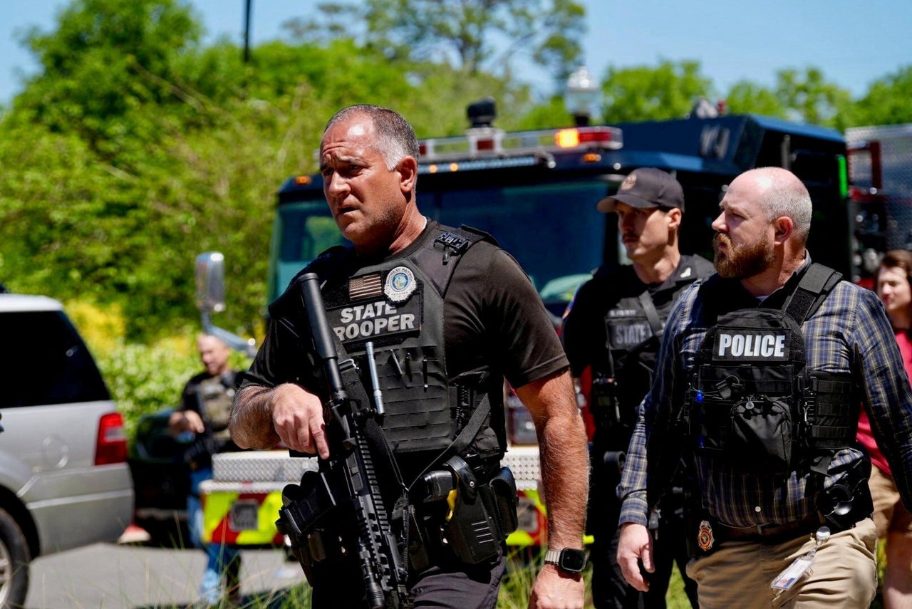 FSU mass shooting kills 2 people, injures 6; suspect in custody - CBS News