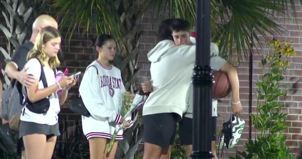 FSU campus begins healing process day after deadly shooting FSU campus begins healing process day after deadly shooting