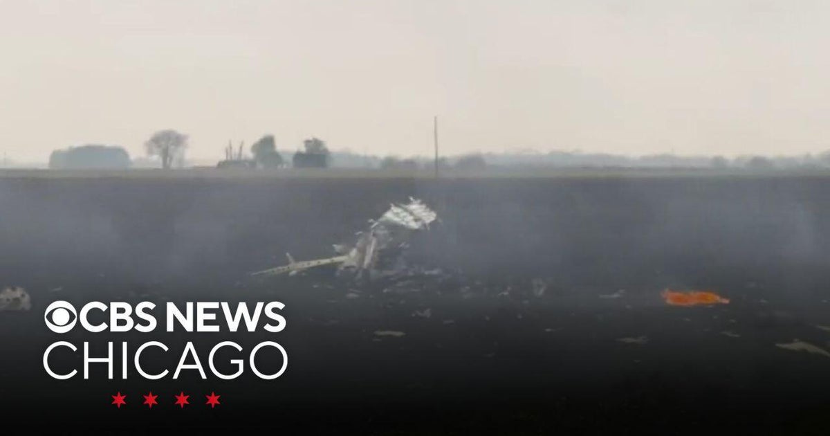 4 dead after small plane crash in central Illinois - CBS Chicago