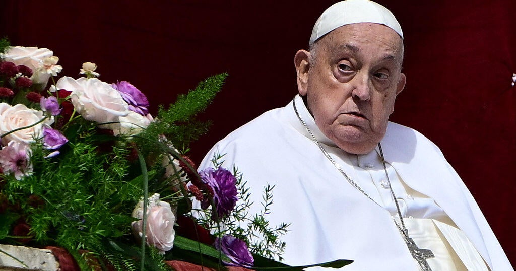 Papa Francis Paskalya Pazar günü, iyileşmeye devam ederken St.Peter Meydanı'nda görünüyor