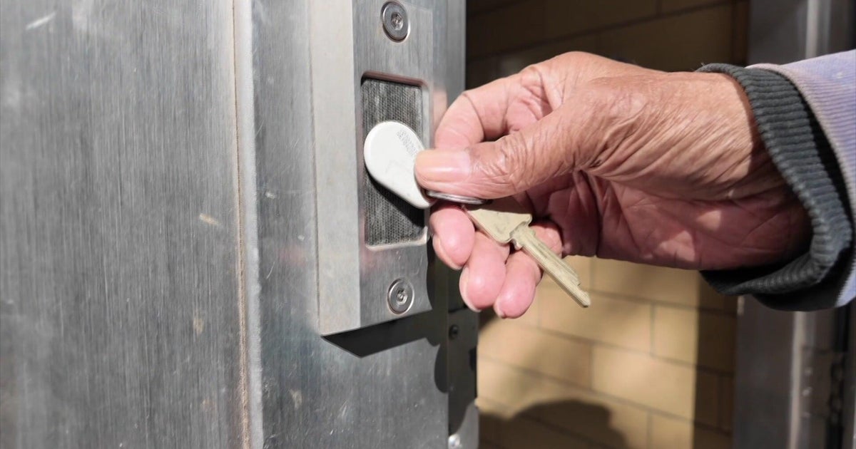 Queens tenants say key fob fiasco is leaving them locked out of apartments