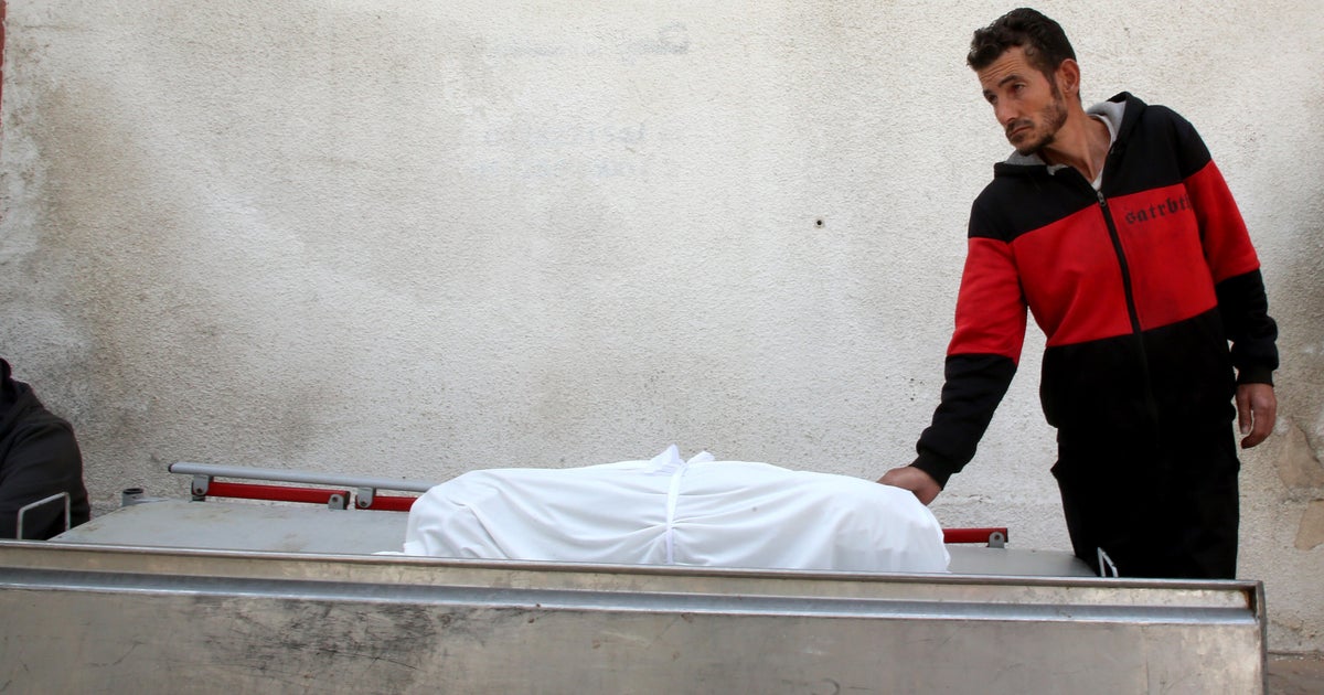 Israeli strike in Gaza kills at least 10 as mediators work to end war
