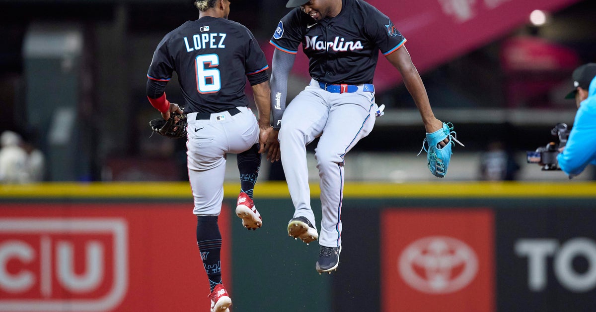 Gilbert leaves start early for Seattle Mariners and Moore’s error helps Miami Marlins win 8-4 Gilbert leaves start early for Seattle Mariners and Moore’s error helps Miami Marlins win 8-4