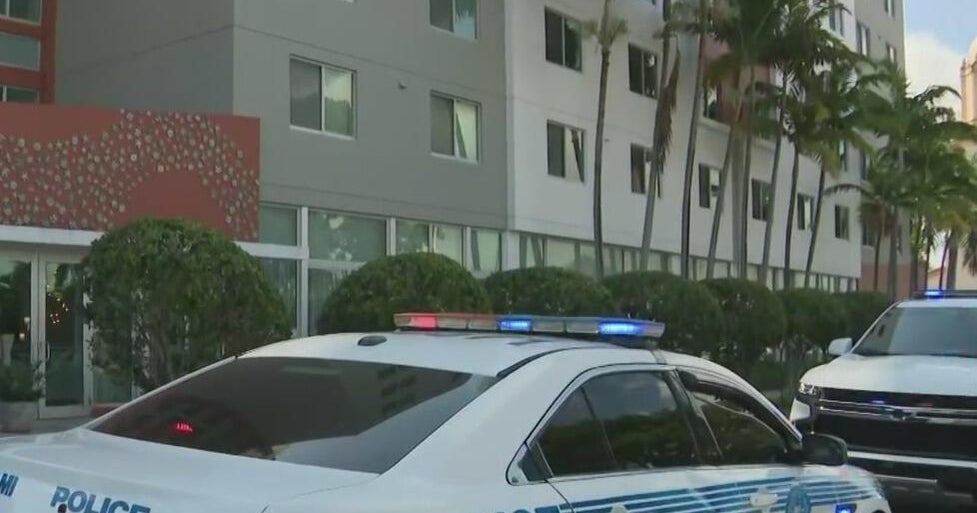 Two women stabbed at Miami apartment building rushed to the hospital Two women stabbed at Miami apartment building rushed to the hospital