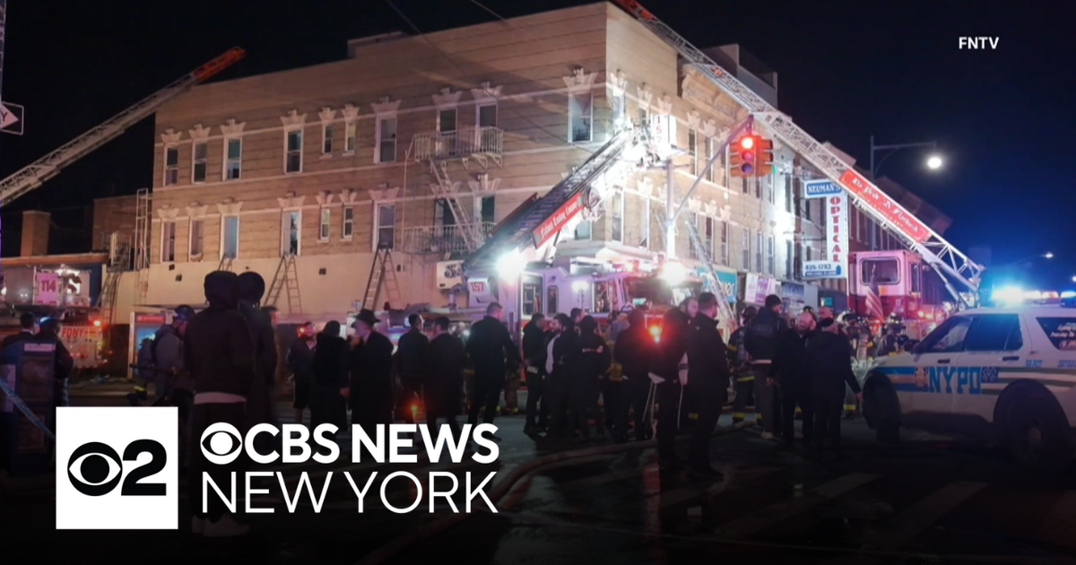 FDNY battles apartment fire overnight in Brooklyn - CBS New York