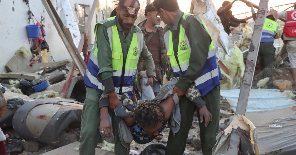 Houthis, Yemen'de grevin Saada'daki Göçmen Gözaltı Merkezi'ne çarptığını ve en az 35'i öldürdüğünü söylüyor