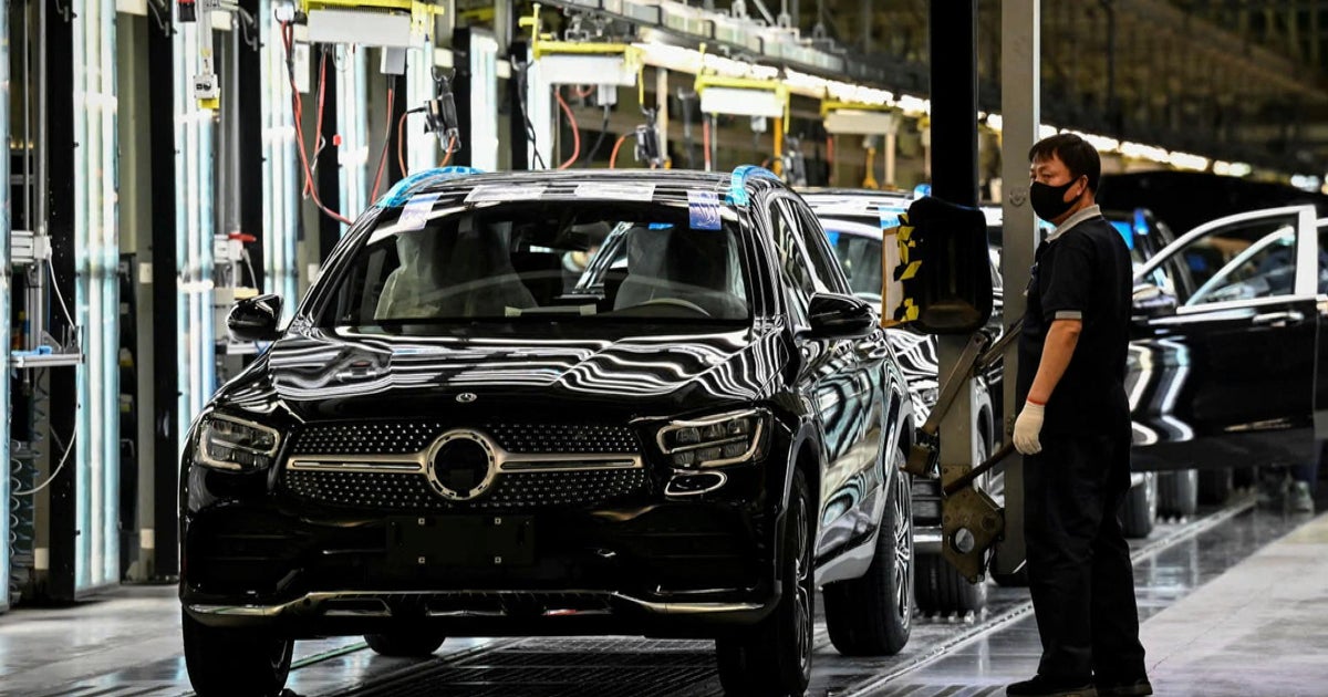 Trump expected to ease tariffs on automakers during Michigan visit ...