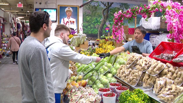 raw-hmong-village-broll-schwab-le-phillips-030825.jpg 