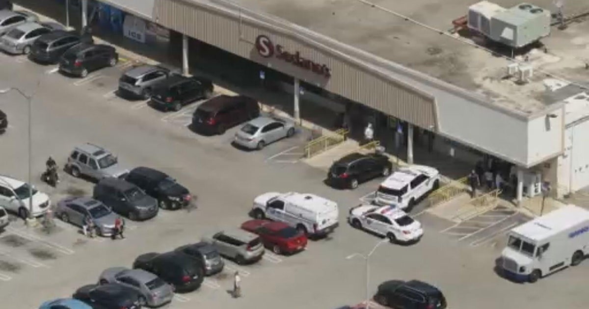 Sedano’s security guard slashed with machete by suspected shoplifter, Miami Police say