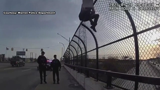 warren-police-save-life.jpg 