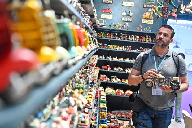 2nd Phase Of 137th Canton Fair Draws Over 220,000 Overseas Buyers 
