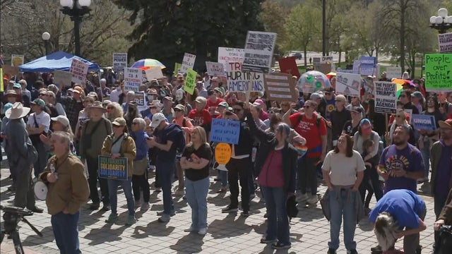 mayday-protests-unions-6pkg-transfer-frame-521.jpg 