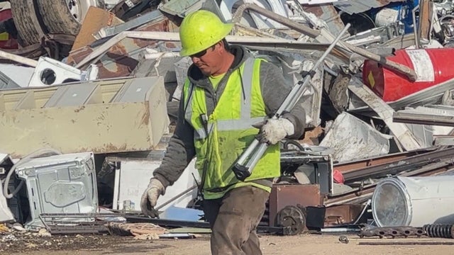scrap-yard-fight-pkg-frame-1303.jpg 