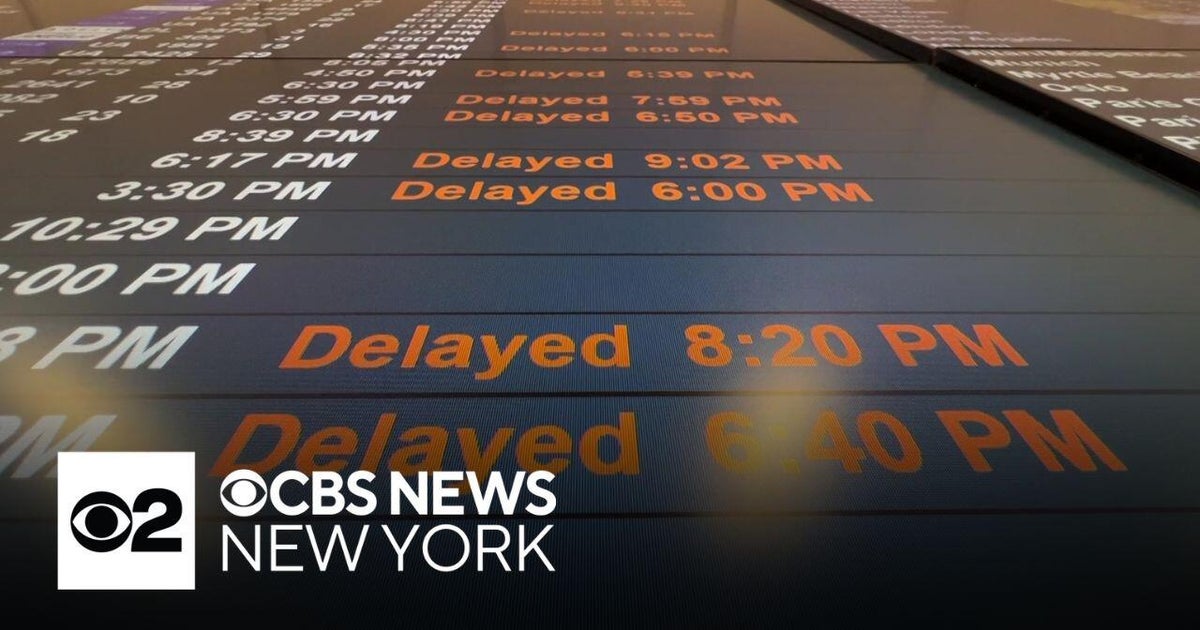 Hundreds of flights delayed, dozens canceled at Newark Airport - CBS New York