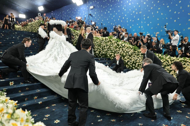 2025 मेट गाला जश्न मनाते हुए