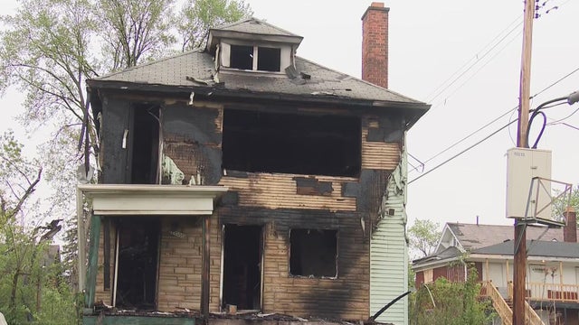 detroit-fire-body-found-in-attic.jpg 