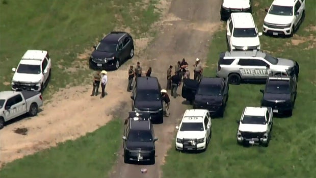 toc-05052025-chopper-11-search-for-kaufman-county-fugitive.jpg 