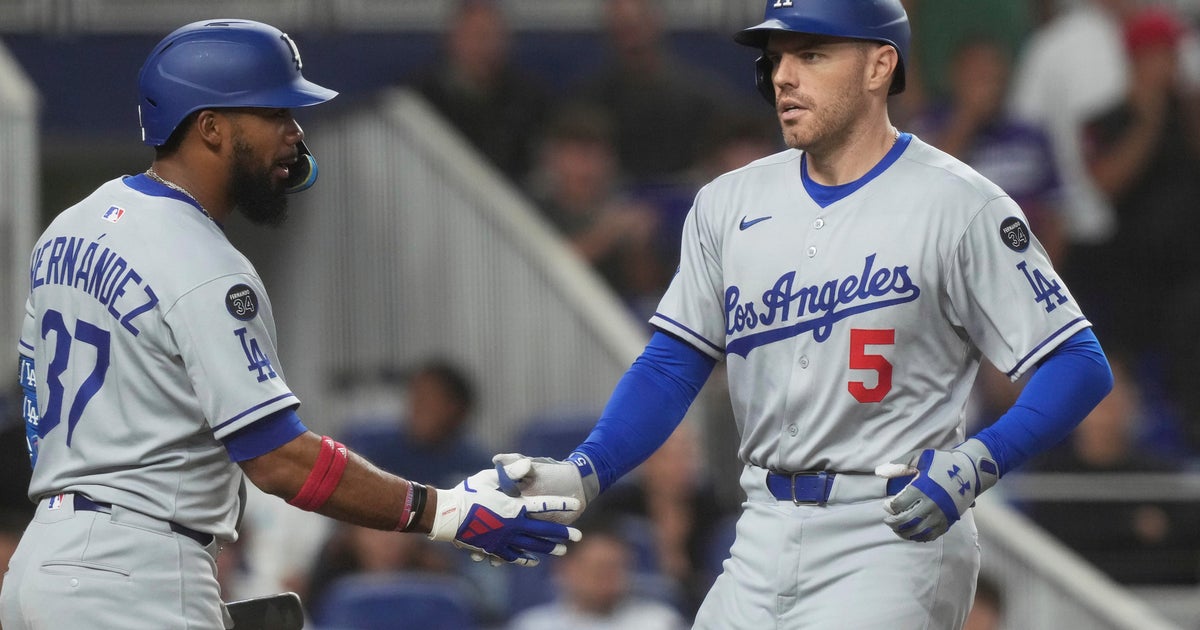 Ohtani, Freeman homer off Alcántara as Dodgers beat Marlins 7-4