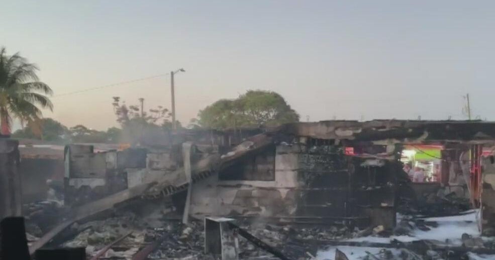 2 dead after fire rips through Miami Gardens home
