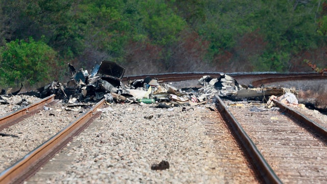 cbsn-fusion-small-plane-crash-in-boca-raton-thumbnail.jpg 