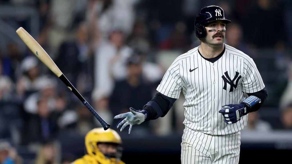 Yankees beat Padres as Wells' grand slam gives him 5 RBIs in 10-run 7th inning
