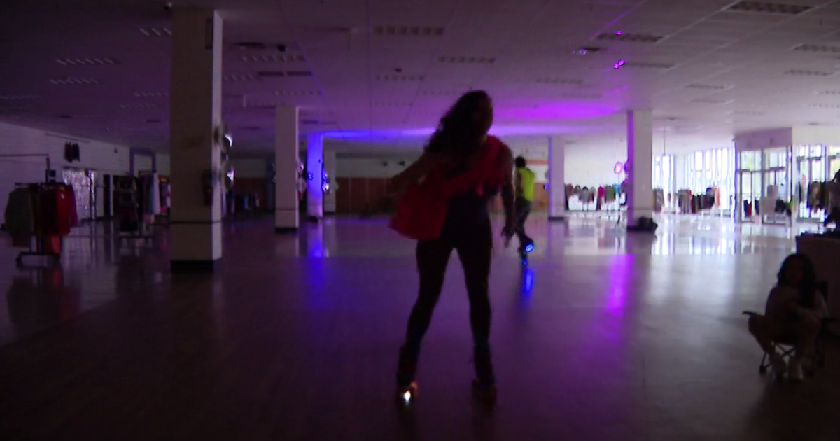 Former South Loop big-box store transformed into roller skating rave space  - CBS Chicago
