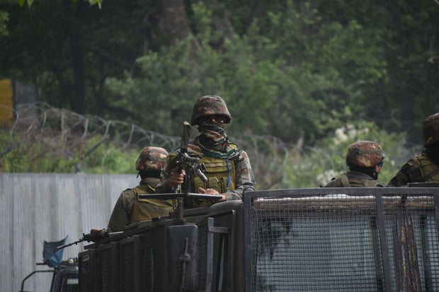 india-pakistan-kashmir-2213398736.jpg?v=e61856d8e666e7ed5709adc37bb2d465#