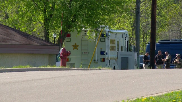 thu-raw-montrose-mn-standoff-thurston-050825.jpg 