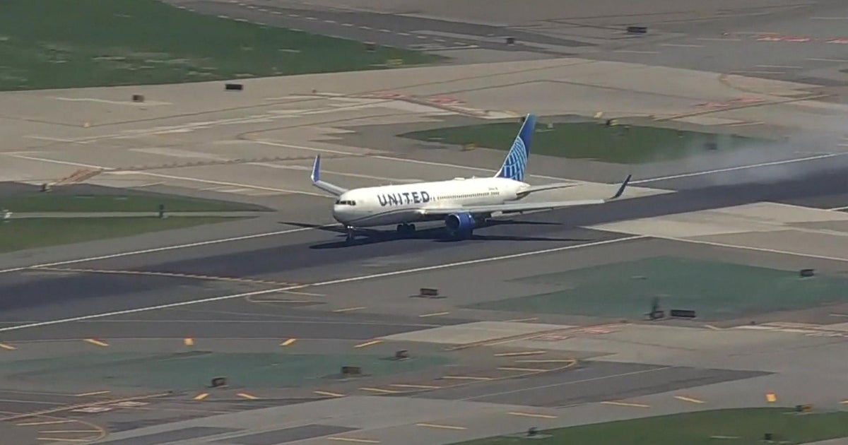 Flight reduction planned at Newark airport amid another outage and technical issues