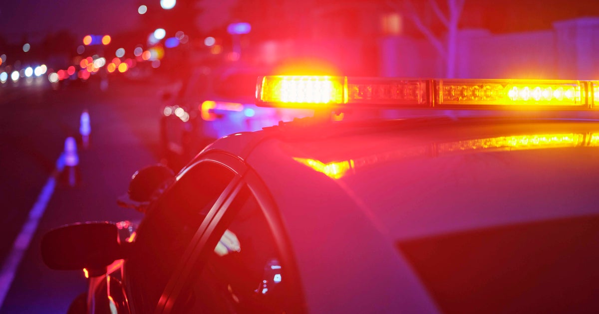 One dead, others hospitalized after two-vehicle crash in Hollywood shuts down intersection