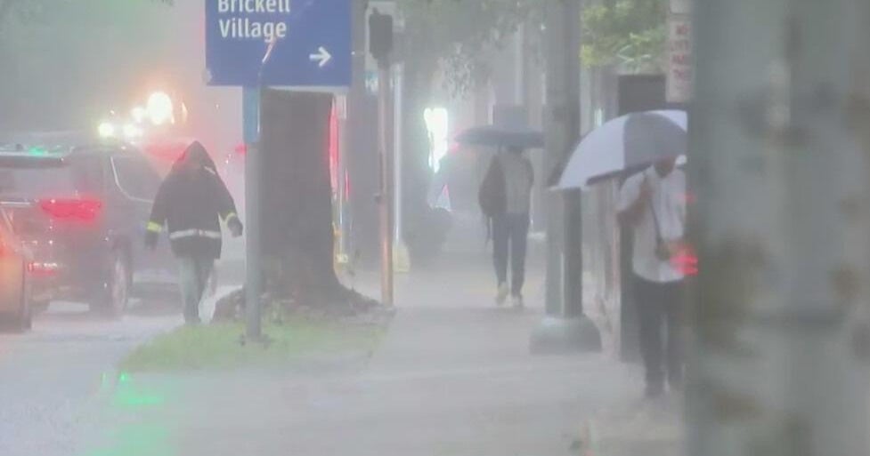 Heavy rain raises flooding concerns across South Florida