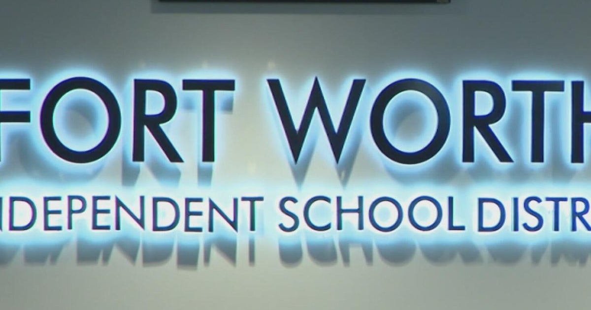 Fort Worth ISD reviews school closures amid budget deficit - CBS Texas