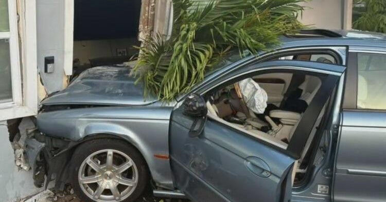 Driver Flees After Car Hits Fort Lauderdale Home