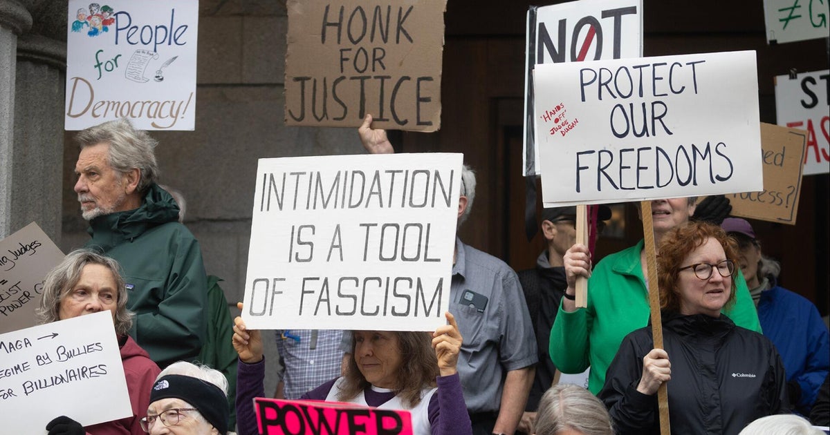 Protesters show up outside courthouse to support Wisconsin judge